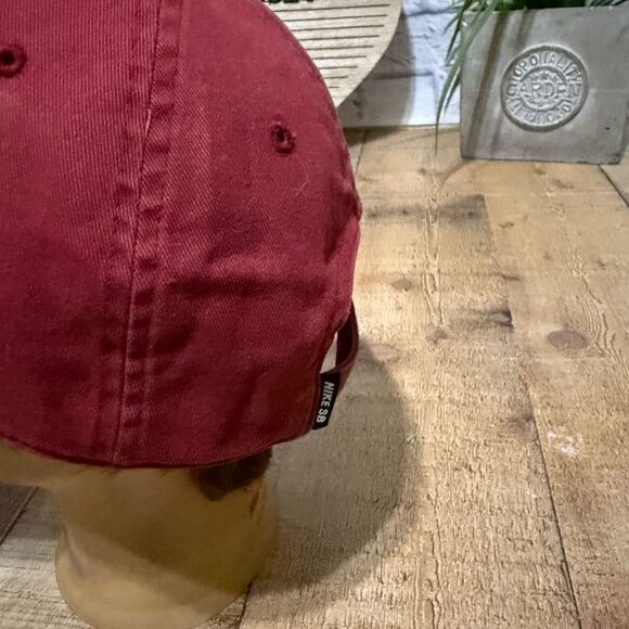 Nike Sportswear Cap Hat NIKE SB H86 TWILL CAP - MAROON Unisex - Picture 6 of 8